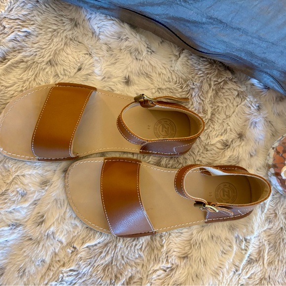 Zeazoo Women’s Brown Leather Sandals - Picture 5 of 6